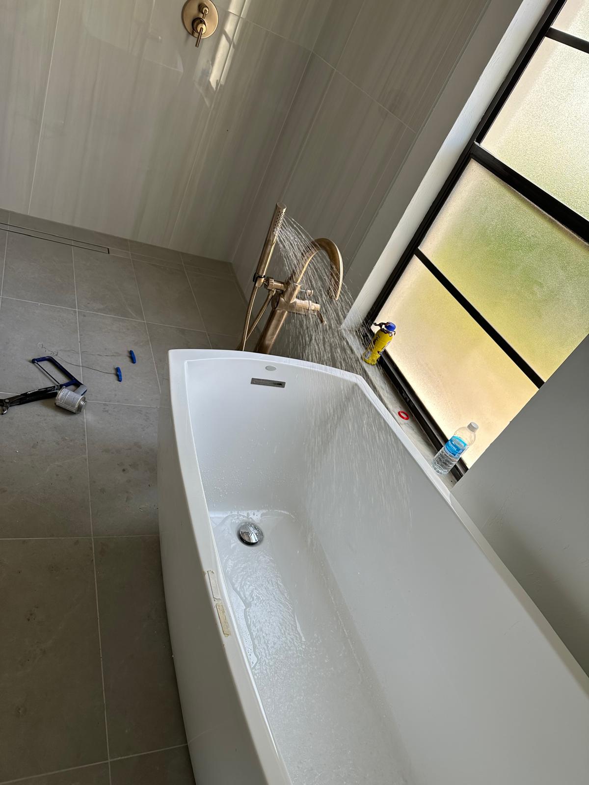 Freestanding bathtub installation
